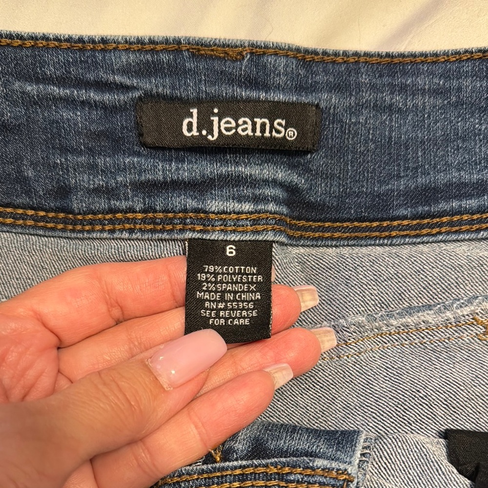 d. jeans Blue Jean Shorts with Classic Style - Picture 9 of 9